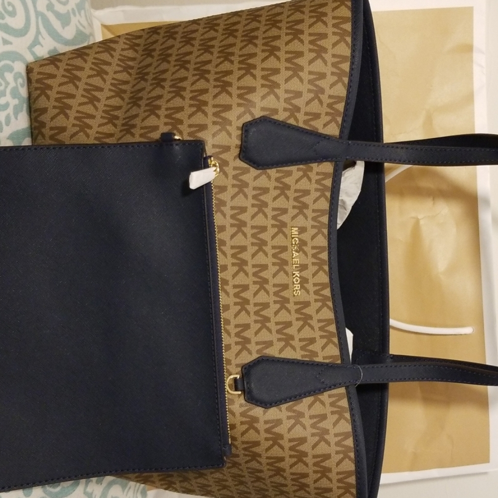 MICHAEL KORS LG REVERSIBLE TOTE